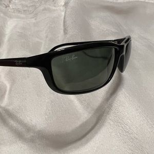 Ray ban Sunglasse model RB 4034